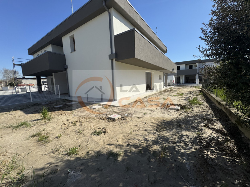 SANT'ANGELO DI PIOVE DI SACCO - In nuova lottizzazione, in zona centrale del Paese, proponiamo vi...