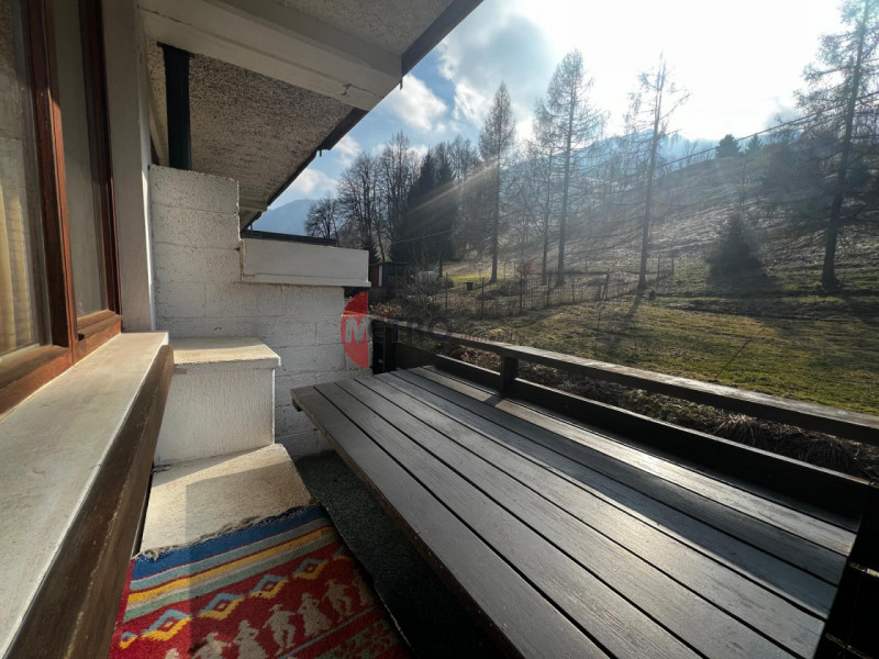 Vuoi un immobile che coniughi solidità, fascino retrò e un potenziale d’uso versatile? 
Questa bi...