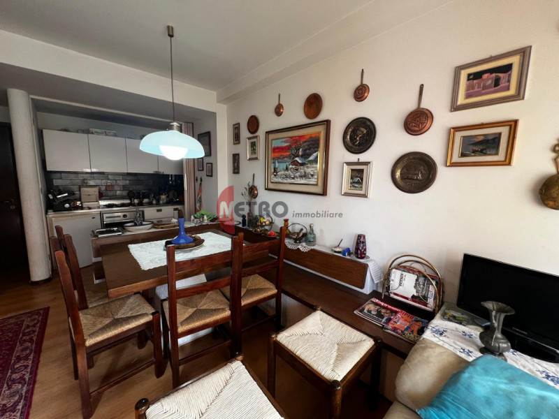 Vuoi un immobile che coniughi solidità, fascino retrò e un potenziale d’uso versatile? 
Questa bi...