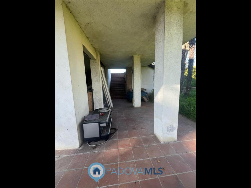 Immobile in esclusiva al Gruppo Padova MLS
Stai cercando una villa dalle metrature introvabili e ...