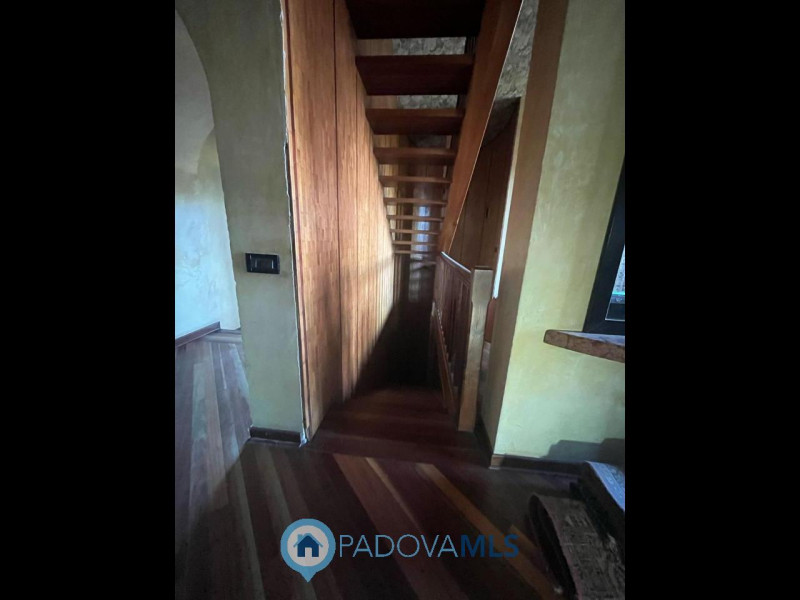 Immobile in esclusiva al Gruppo Padova MLS
Stai cercando una villa dalle metrature introvabili e ...