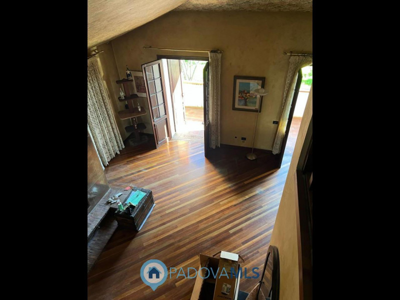 Immobile in esclusiva al Gruppo Padova MLS
Stai cercando una villa dalle metrature introvabili e ...