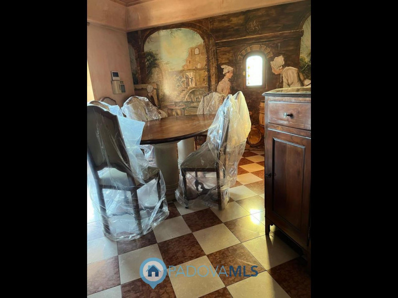 Immobile in esclusiva al Gruppo Padova MLS
Stai cercando una villa dalle metrature introvabili e ...