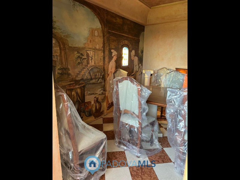 Immobile in esclusiva al Gruppo Padova MLS
Stai cercando una villa dalle metrature introvabili e ...