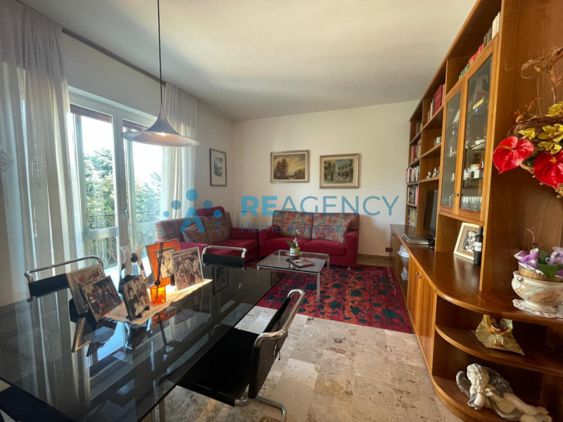 VICENZA - Zona Laghetto

Stai cercando un appartamento tricamere AMPIO, all'ultimo piano con terr...