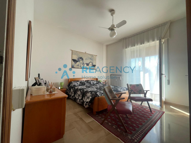 VICENZA - Zona Laghetto

Stai cercando un appartamento tricamere AMPIO, all'ultimo piano con terr...