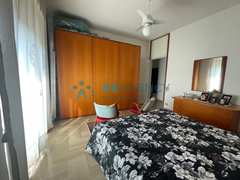 VICENZA - Zona Laghetto

Stai cercando un appartamento tricamere AMPIO, all'ultimo piano con terr...