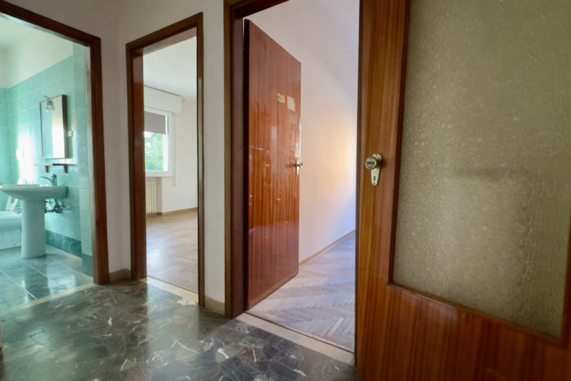 Nel cuore dell’Arcella, in una zona vivace e comodissima a tutti i servizi – supermercati, bar, f...