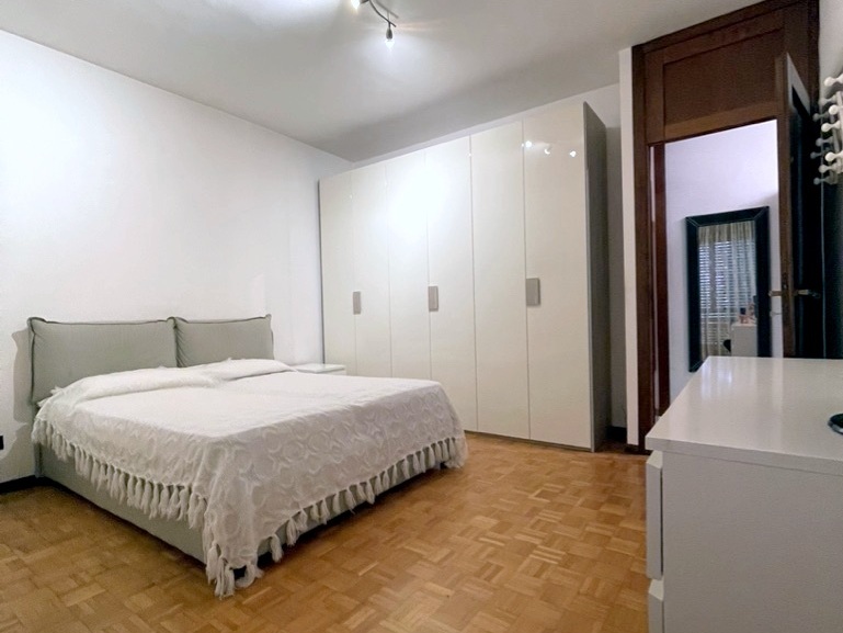 OSPEDALI/NAZARETH: AMPIO 2 CAMERE €.325.000 - rif.CL465

A pochi passi dall'Ospedale civile e dal...