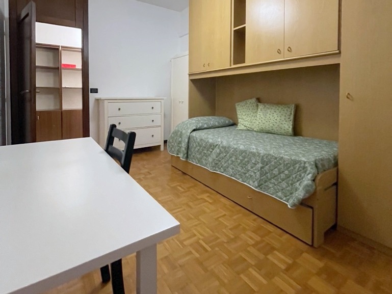 OSPEDALI/NAZARETH: AMPIO 2 CAMERE €.325.000 - rif.CL465

A pochi passi dall'Ospedale civile e dal...