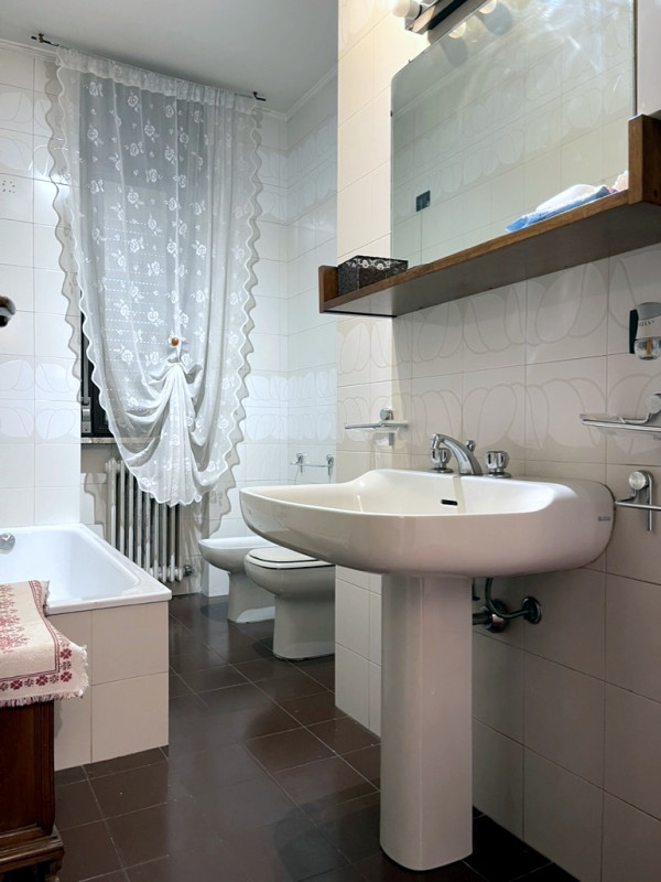 OSPEDALI/NAZARETH: AMPIO 2 CAMERE €.325.000 - rif.CL465

A pochi passi dall'Ospedale civile e dal...