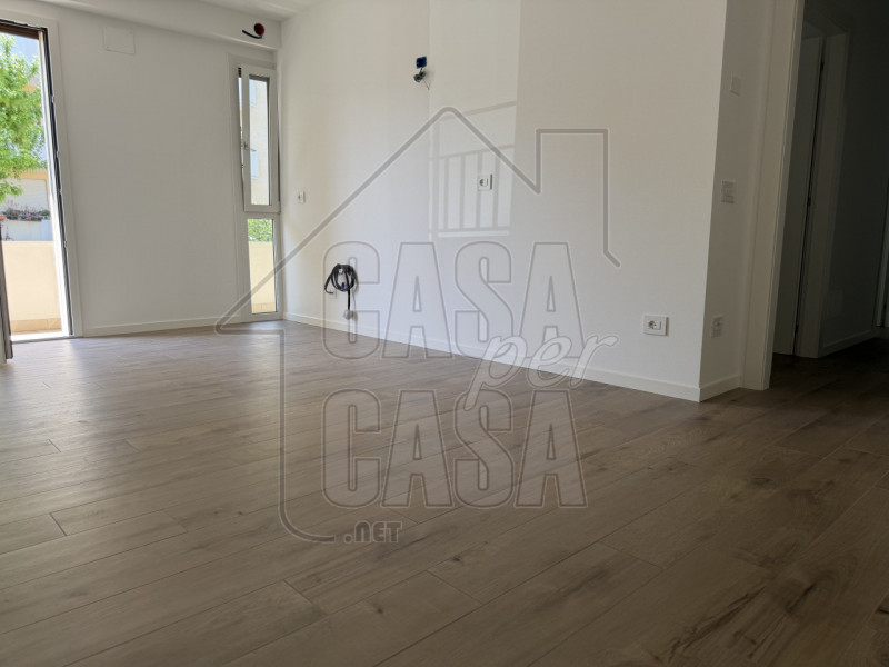 Rif. PDZ2 per info Marilena m.327 715330  

Trilocale ristrutturato a nuovo in zona Ospedale Mili...