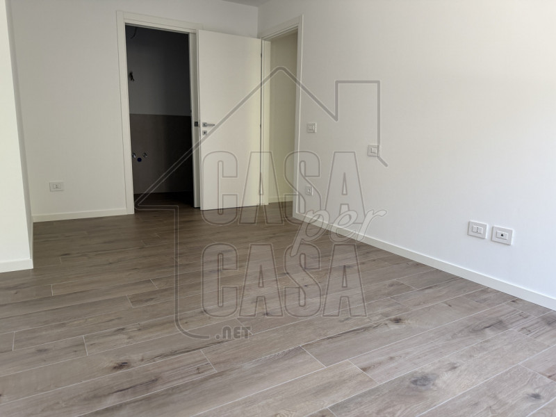 Rif. PDZ2 per info Marilena m.327 715330  

Trilocale ristrutturato a nuovo in zona Ospedale Mili...