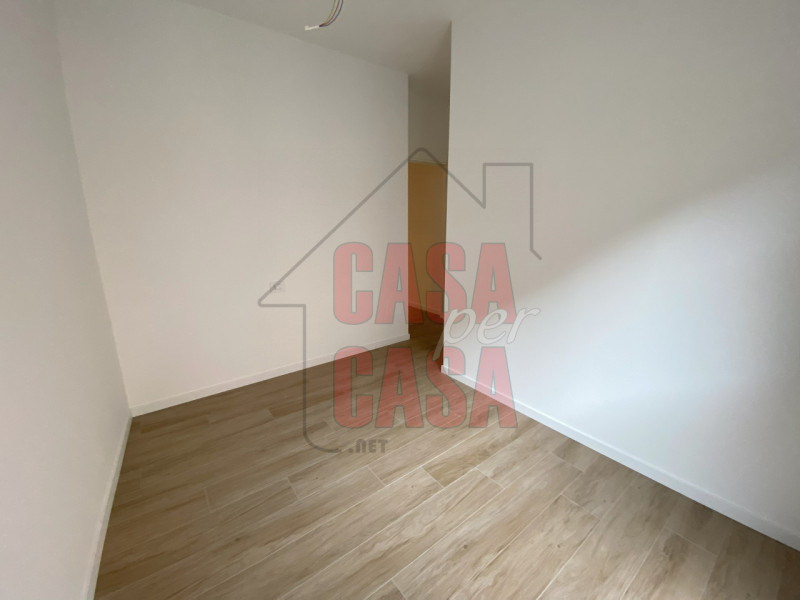 Scopri questo affascinante appartamento trilocale  di 82 mq. comm.  situato nel cuore di Padova, ...