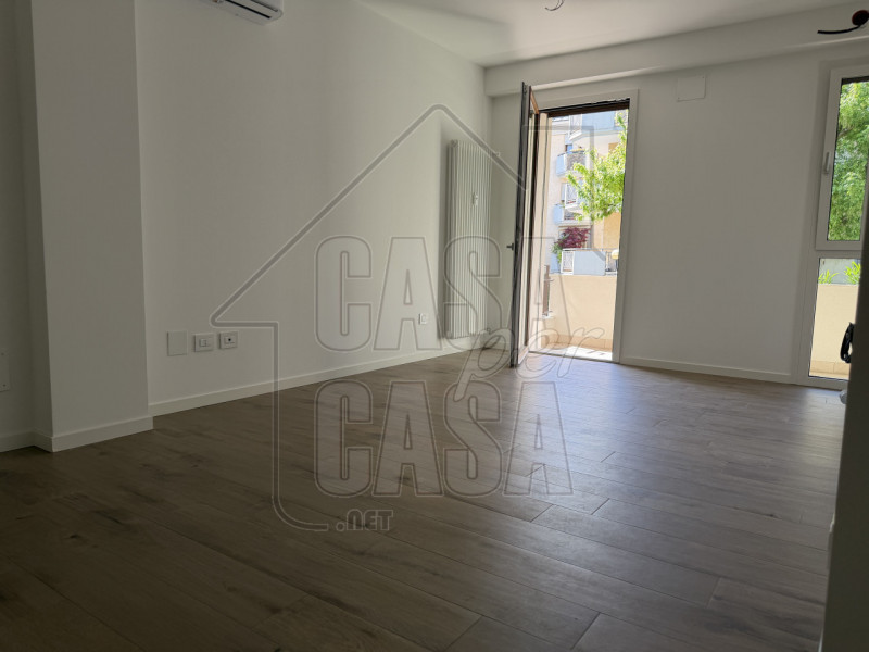 Rif. PDZ2 per info Marilena m.327 715330  

Trilocale ristrutturato a nuovo in zona Ospedale Mili...