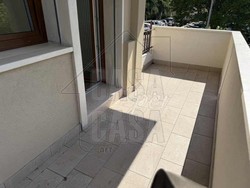 Rif. PDZ2 per info Marilena m.327 715330  

Trilocale ristrutturato a nuovo in zona Ospedale Mili...