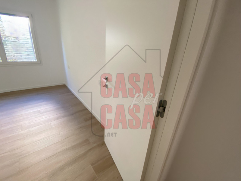 Scopri questo affascinante appartamento trilocale  di 82 mq. comm.  situato nel cuore di Padova, ...