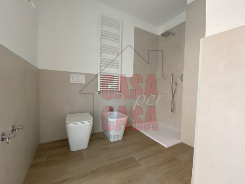 Scopri questo affascinante appartamento trilocale  di 82 mq. comm.  situato nel cuore di Padova, ...