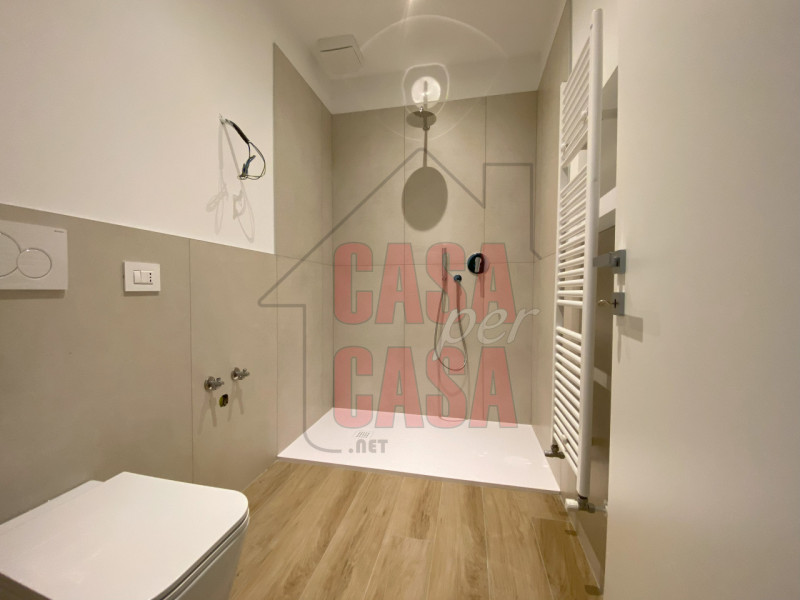 Scopri questo affascinante appartamento trilocale  di 82 mq. comm.  situato nel cuore di Padova, ...