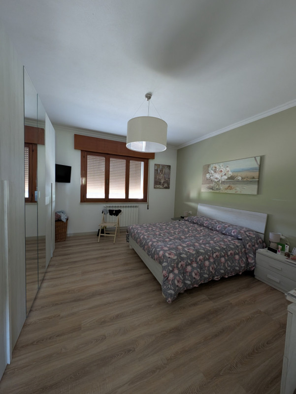 Se stai cercando un angolo di paradiso immerso nel verde, questa è l'opportunità che fa per te! P...