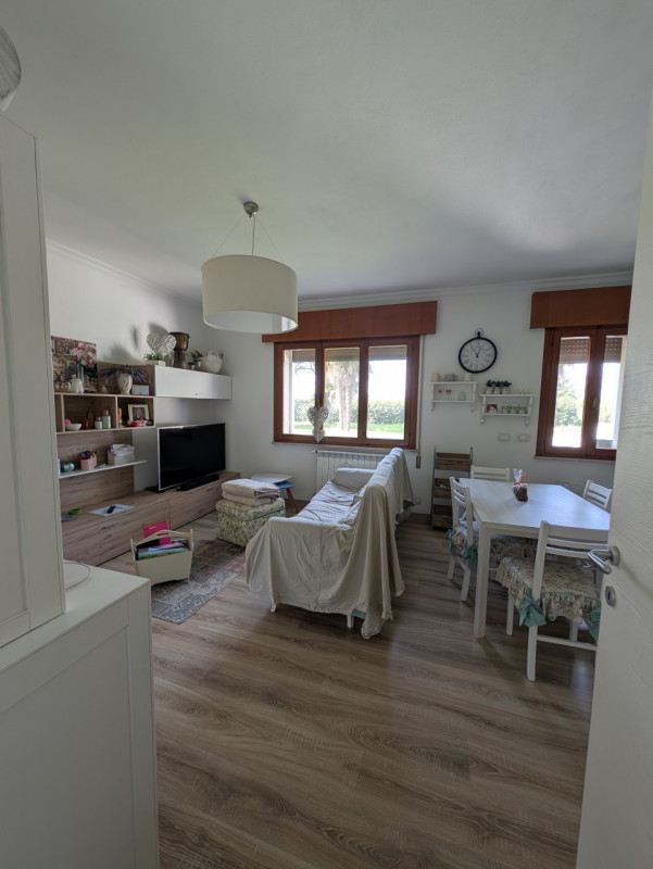 Se stai cercando un angolo di paradiso immerso nel verde, questa è l'opportunità che fa per te! P...