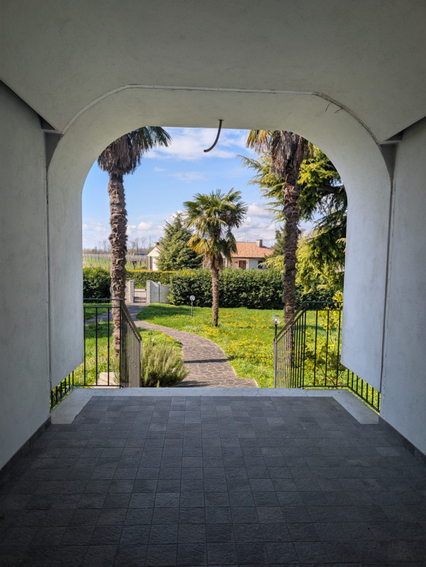 Se stai cercando un angolo di paradiso immerso nel verde, questa è l'opportunità che fa per te! P...