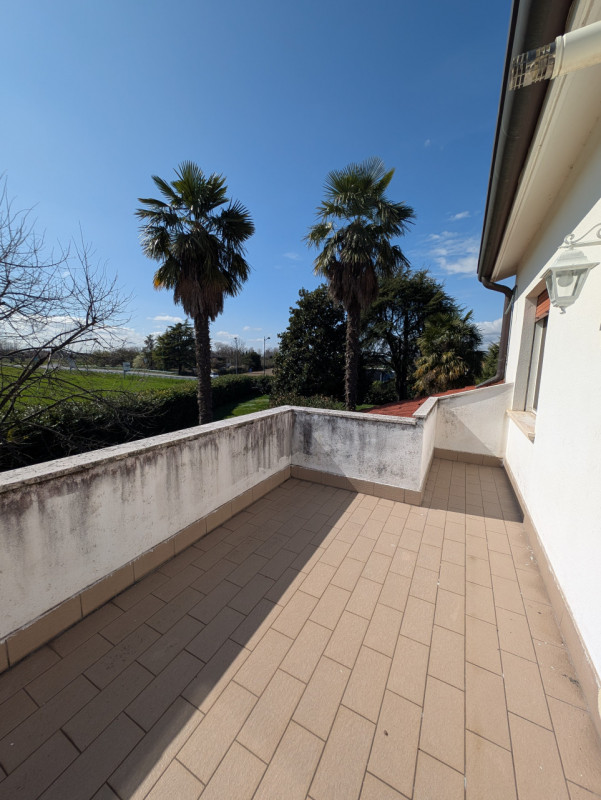 Se stai cercando un angolo di paradiso immerso nel verde, questa è l'opportunità che fa per te! P...