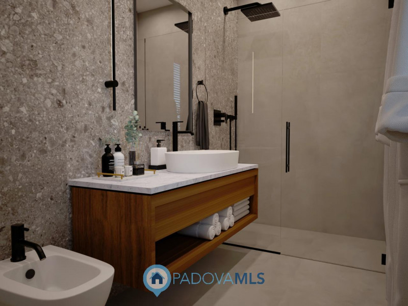 Immobile in esclusiva al Gruppo Padova MLS
Splendida villa bifamiliare ad uso abitativo situata n...