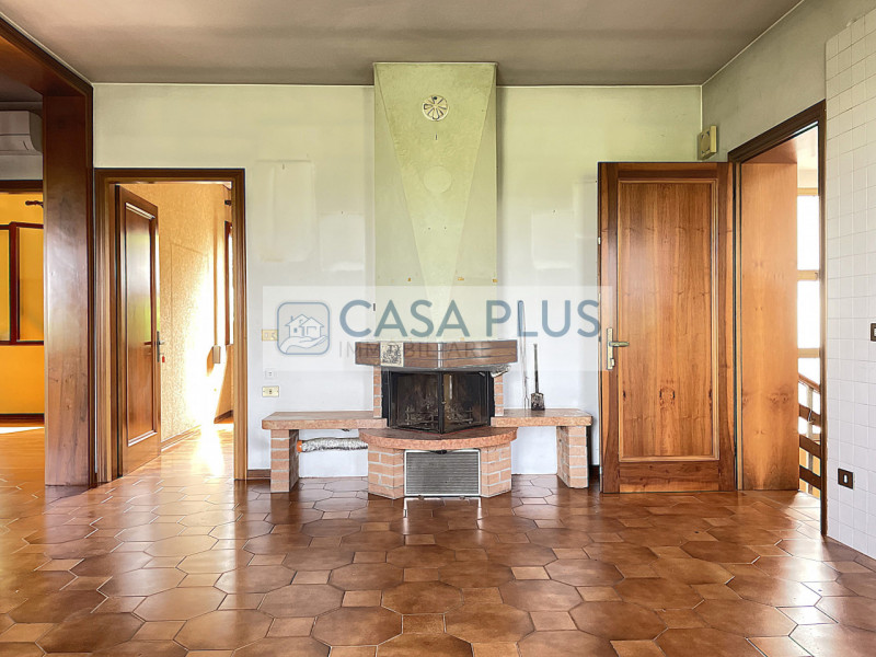 Cittadella, frazione nord, lungo una delle principali arterie stradali e comoda ai principali ser...