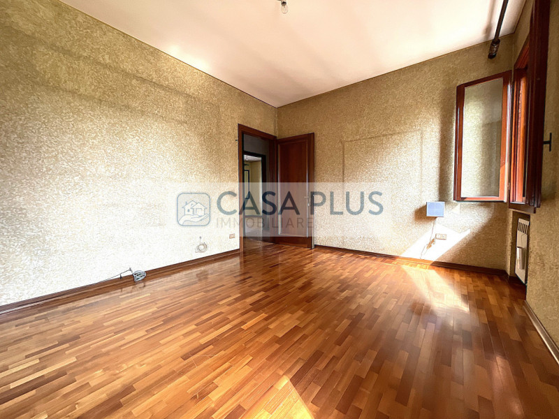 Cittadella, frazione nord, lungo una delle principali arterie stradali e comoda ai principali ser...