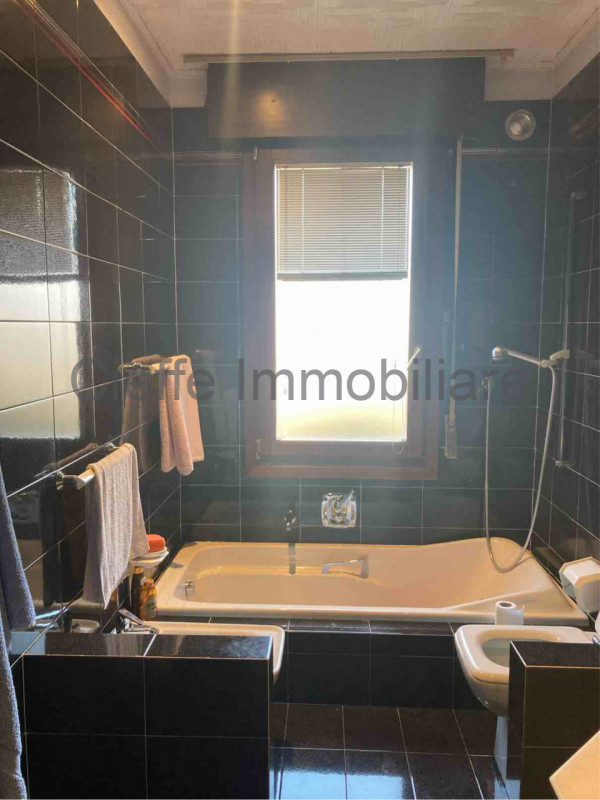 Vendesi solo per investimento, NUDA PROPRIETA' di appartamento al 1° piano, situato nel cuore di ...