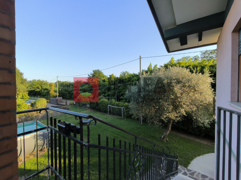 CASIER

In zona tranquilla e immersa nel verde, ma comunque limitrofa ai servizi che offre il pae...