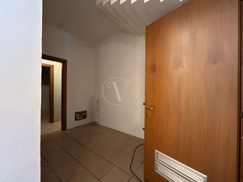 Ti presentiamo un'opportunità unica nel cuore della zona Ospedali di Padova! Questo delizioso neg...