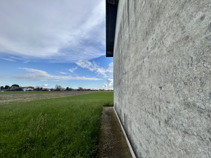 Se sogni una fuga nella tranquillità della campagna, non perdere l'occasione di visitare questo a...