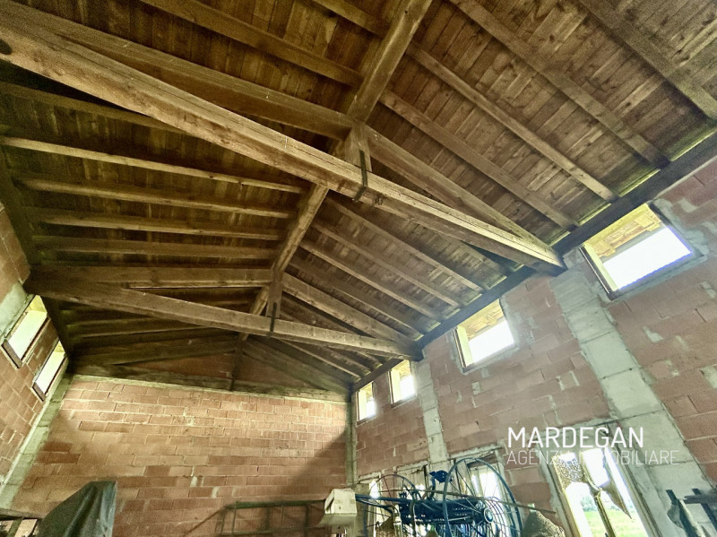 Se sogni una fuga nella tranquillità della campagna, non perdere l'occasione di visitare questo a...