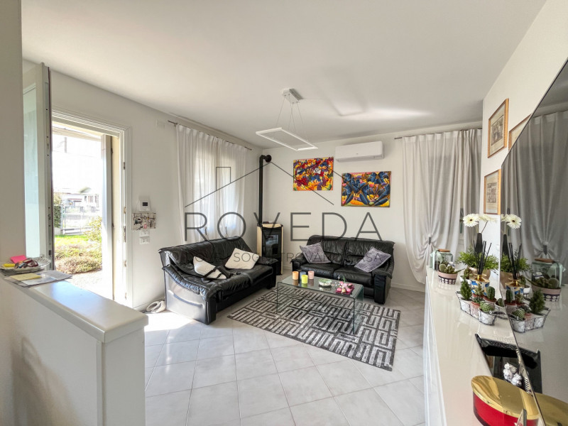 PREGANZIOL

RIFERIMENTO: PR2

L'agenzia immobiliare Roveda ha il piacere di proporvi questa splen...