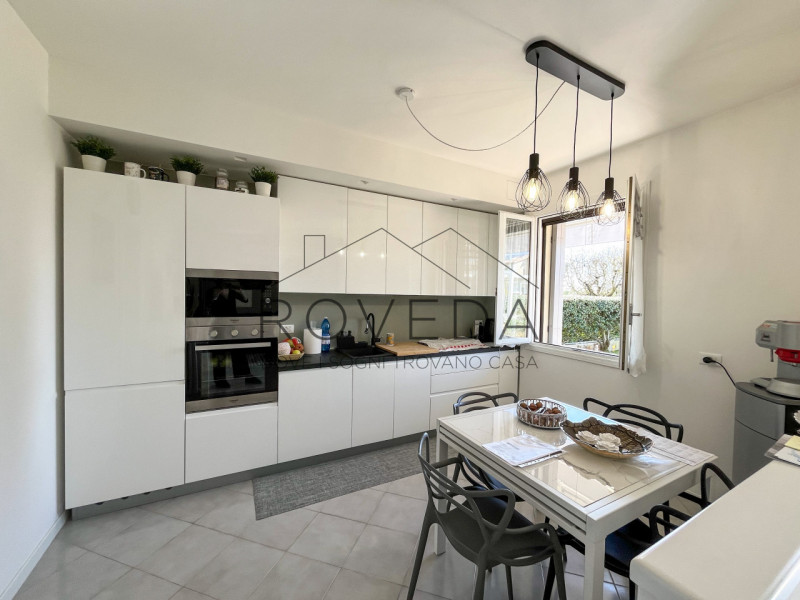 PREGANZIOL

RIFERIMENTO: PR2

L'agenzia immobiliare Roveda ha il piacere di proporvi questa splen...