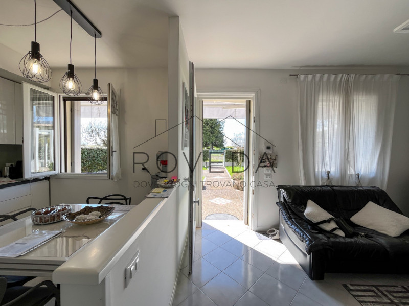 PREGANZIOL

RIFERIMENTO: PR2

L'agenzia immobiliare Roveda ha il piacere di proporvi questa splen...