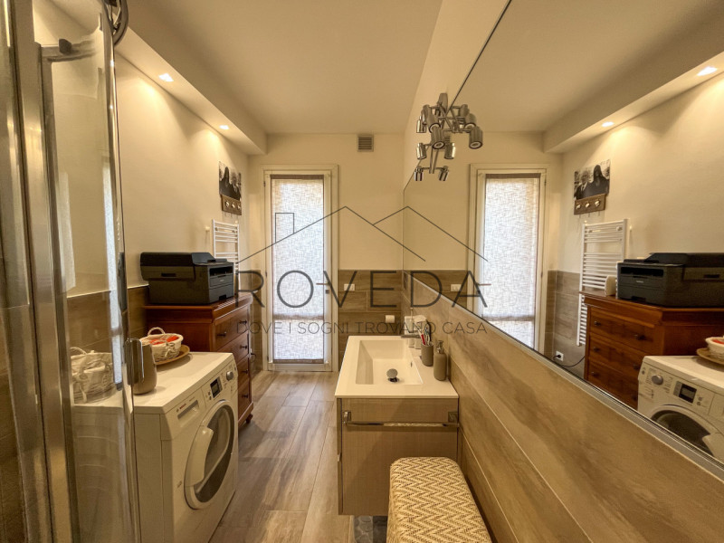 PREGANZIOL

RIFERIMENTO: PR2

L'agenzia immobiliare Roveda ha il piacere di proporvi questa splen...