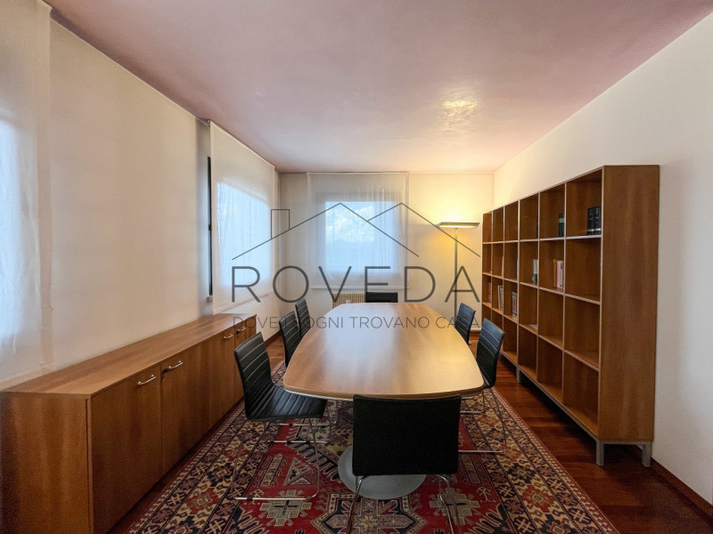 TREVISO 

RIFERIMENTO: TV7

L'agenzia immobiliare Roveda ha il piacere di proporvi questo elegant...