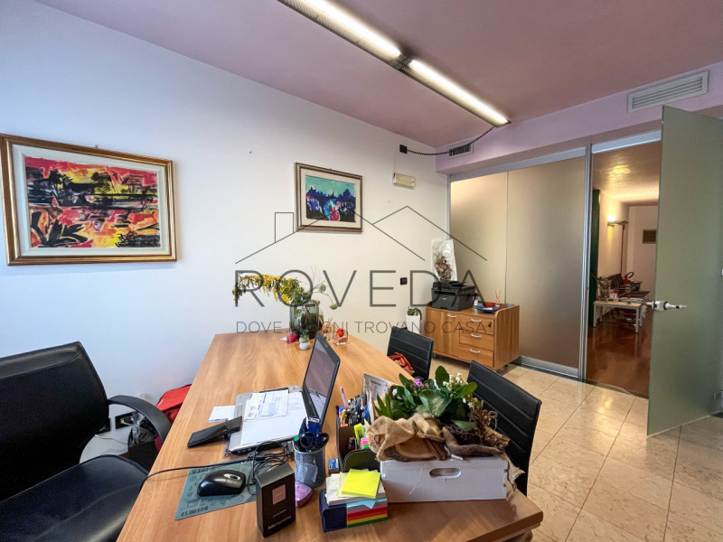 TREVISO 

RIFERIMENTO: TV7

L'agenzia immobiliare Roveda ha il piacere di proporvi questo elegant...