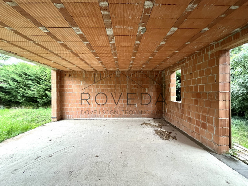 CASIER - DOSSON 

RIFERIMENTO: CR1

L'agenzia Roveda Immobiliare ha il piacere di presentarvi in ...