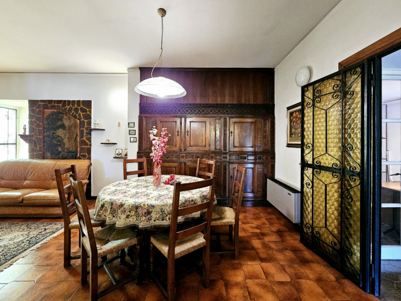 Proponiamo nel comune di Borgo Veneto, località Saletto, abitazione singola caratterizzata da un ...