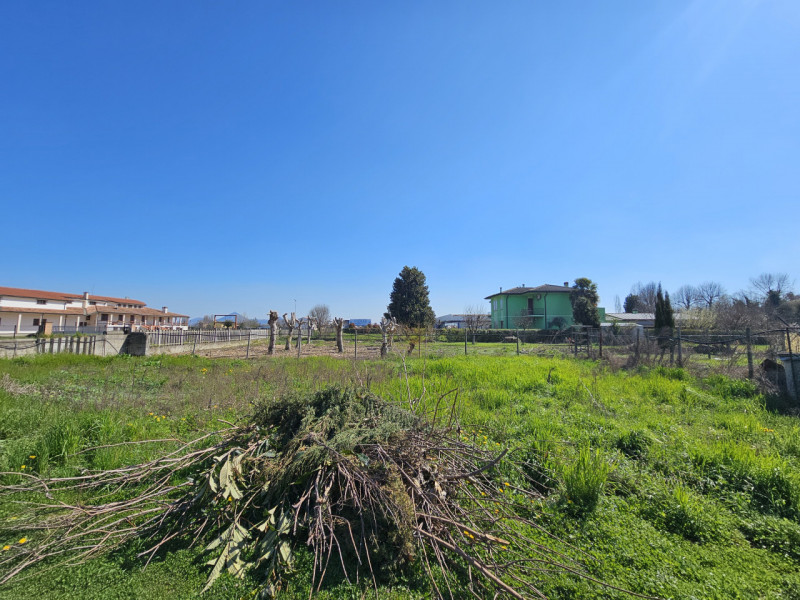 Proponiamo nel comune di Borgo Veneto, località Saletto, abitazione singola caratterizzata da un ...