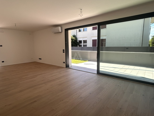 In una delle zone residenziali più apprezzate di Castelfranco Veneto, proponiamo in vendita una c...