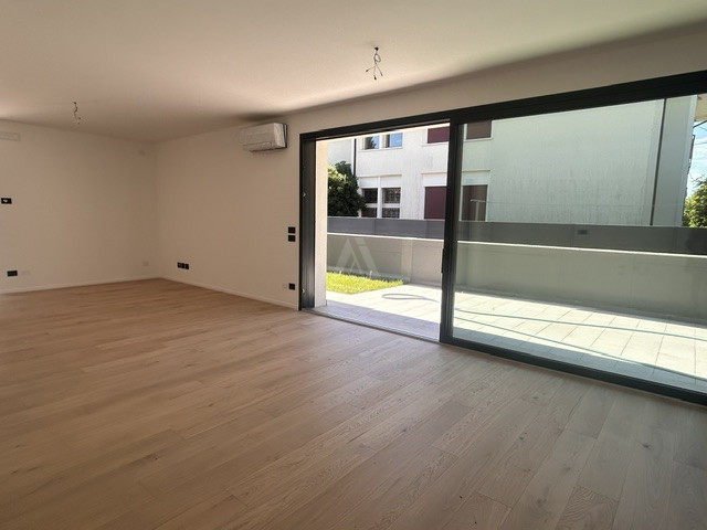 In una delle zone residenziali più apprezzate di Castelfranco Veneto, proponiamo in vendita una c...