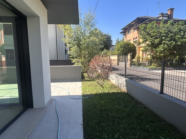 In una delle zone residenziali più apprezzate di Castelfranco Veneto, proponiamo in vendita una c...
