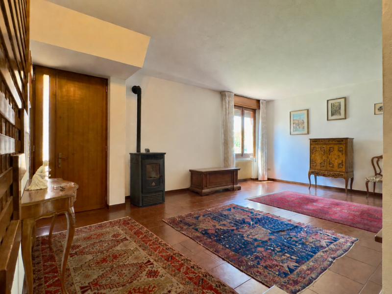 Nel cuore di Caselle di Selvazzano, in posizione residenziale tranquilla e comoda ai principali s...