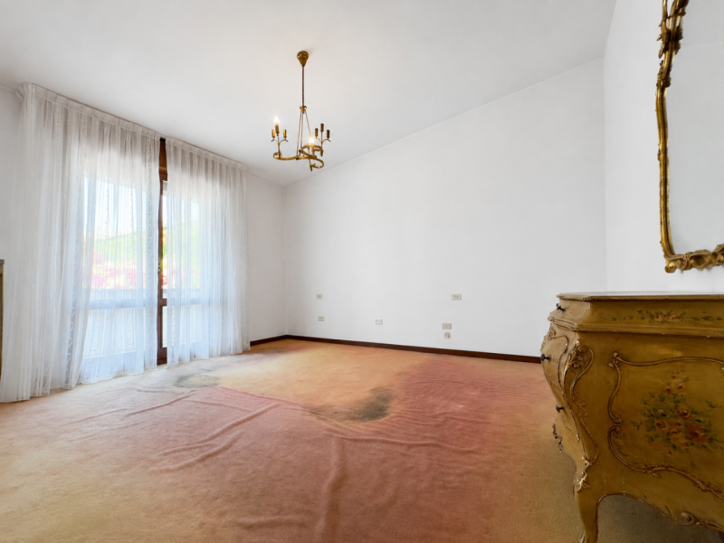 Nel cuore di Caselle di Selvazzano, in posizione residenziale tranquilla e comoda ai principali s...