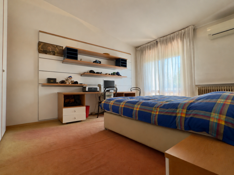 Nel cuore di Caselle di Selvazzano, in posizione residenziale tranquilla e comoda ai principali s...